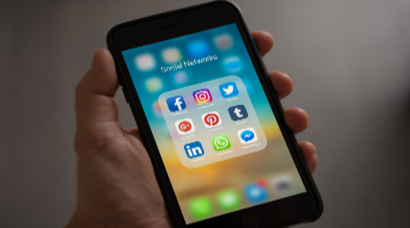apple-applications-apps-607812-1500x1000